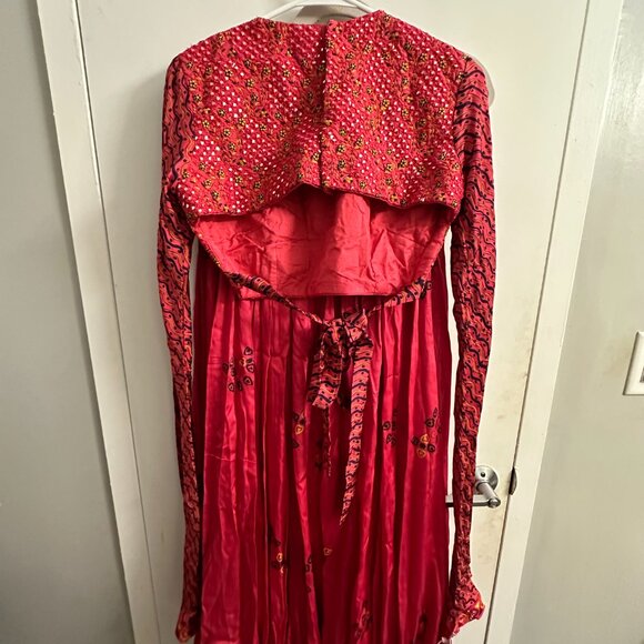 Vibrant Pink Embellished Lehenga - Picture 2 of 7